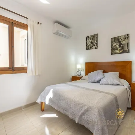 Spacious Villa With Garden Apartment *