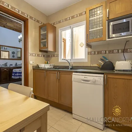 Spacious Villa With Garden Apartment *