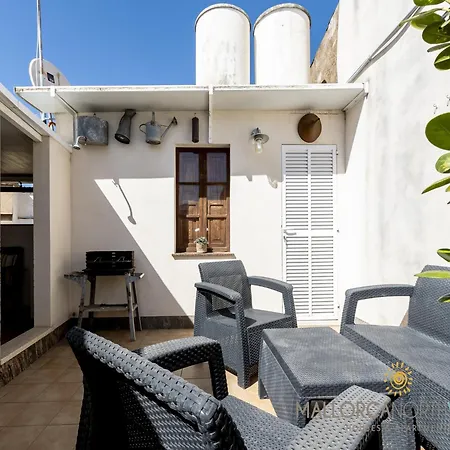 Spacious Villa With Garden