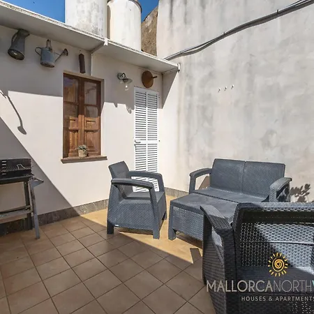 Spacious Villa With Garden