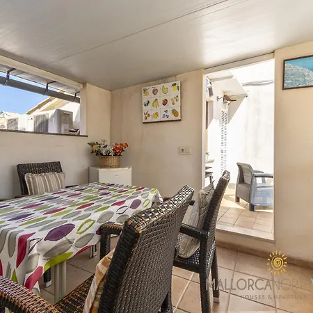 Spacious Villa With Garden *